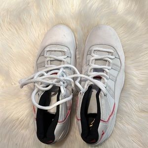 Jordan 11 Retro Platinum Tint